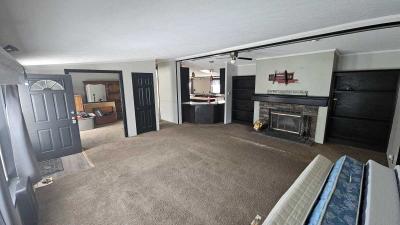 Photo 3 of 38 of home located at 25352 Canyon Cir Flat Rock, MI 48134