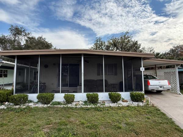 Photo 1 of 2 of home located at 10550 Holloway Drive Lot 42 Leesburg, FL 34788