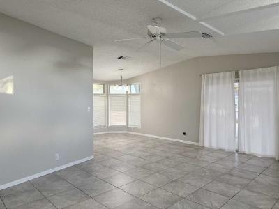 Photo 4 of 19 of home located at 3602 Cinder Drive Valrico, FL 33594