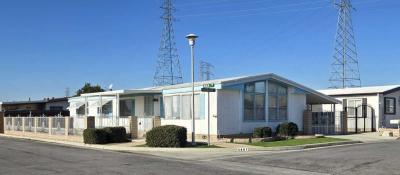 Mobile Home at 4401 Sandbrook Way Bakersfield, CA 93301
