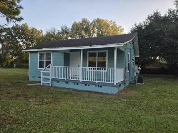 Photo 1 of 2 of home located at 25 Webb Ln Auburndale, FL 33823