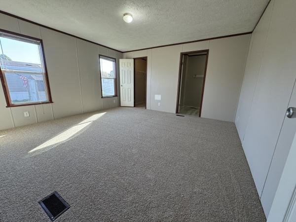 2012 Champion 1680204RA Mobile Home