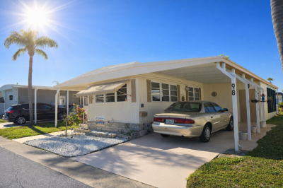 Photo 5 of 26 of home located at 2505 East Bay Drive Largo, FL 33771