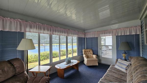 1993 Palm PH068437ABFL Mobile Home