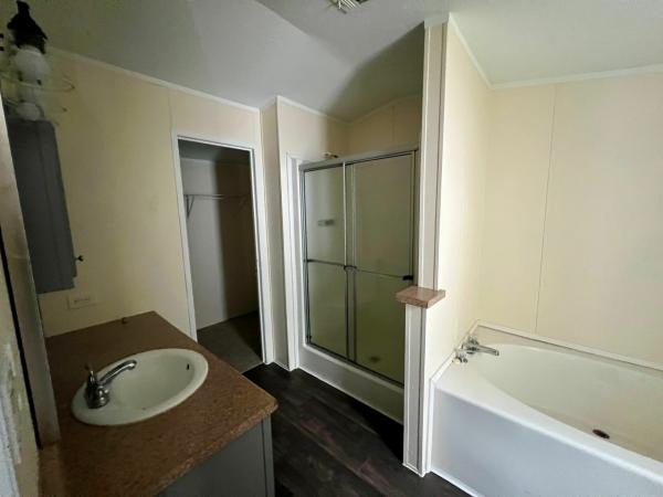 2014 Legacy Housing Ltd Select Mobile Home