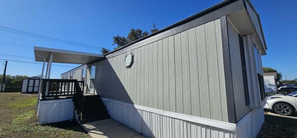 Photo 1 of 2 of home located at 9605 W Us Highway 90 Lot #315 San Antonio, TX 78245