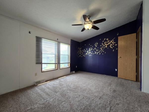 2002 HOLLY PARK Mobile Home