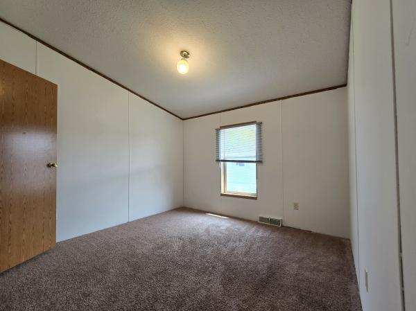 2002 HOLLY PARK Mobile Home