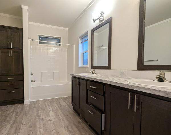 2025 Skyline L9G818 Mobile Home