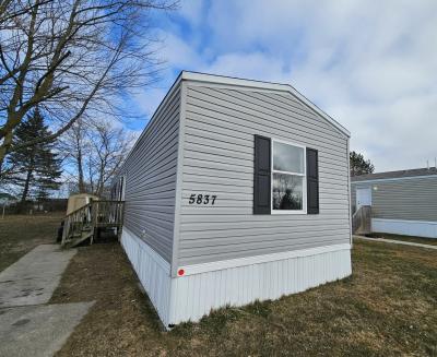 Mobile Home at 5837 Mellinger Drive Lot 322 Saginaw, MI 48601
