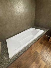 2012 OAK CREEK HOMES 	OAK MANOR 335 FS Mobile Home