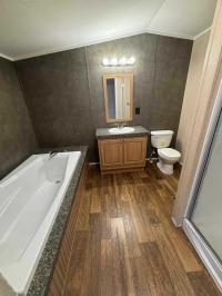 2012 OAK CREEK HOMES 	OAK MANOR 335 FS Mobile Home