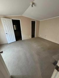 2012 OAK CREEK HOMES 	OAK MANOR 335 FS Mobile Home