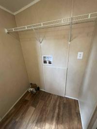 2012 OAK CREEK HOMES 	OAK MANOR 335 FS Mobile Home