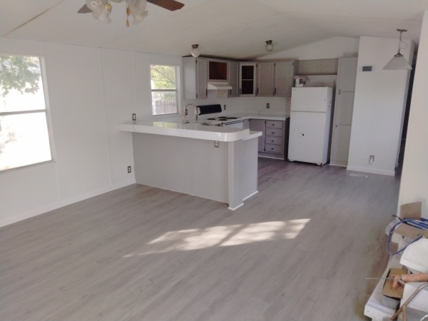 2000 PALM HARBOR HOMES 	RIVERBEND Mobile Home