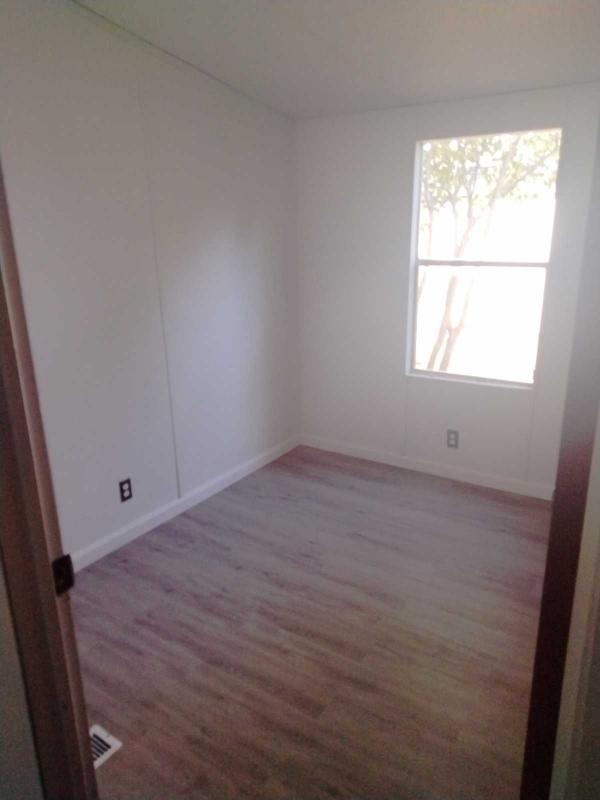 2000 PALM HARBOR HOMES 	RIVERBEND Mobile Home