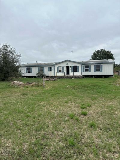 Mobile Home at 370 County Road 347 Hondo, TX 78861