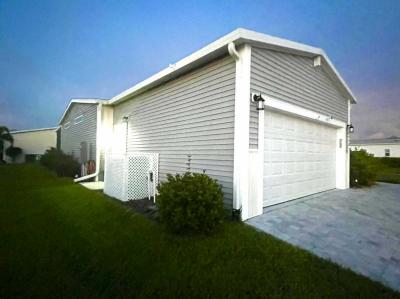 Photo 4 of 72 of home located at 3948 Manatee Club Drive Ruskin, FL 33570