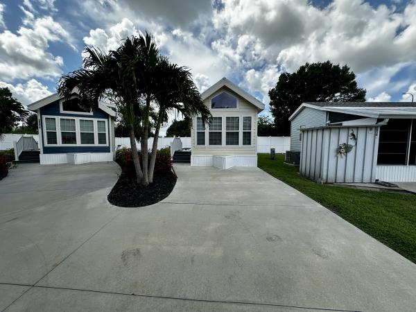2018 Champion APS528FSL Mobile Home