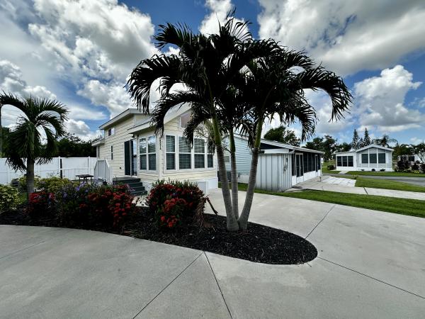 2018 Champion APS528FSL Mobile Home