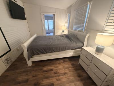 Photo 5 of 15 of home located at 7125 Fruitville Rd 0972 Sarasota, FL 34240