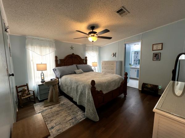 1998 Homes of Merit HS Mobile Home