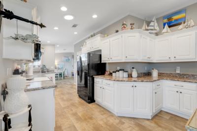 Photo 5 of 18 of home located at 538 Bahama Lane Davenport, FL 33897