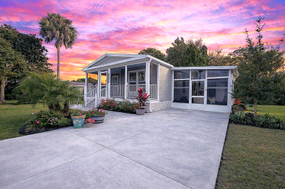 Photo 1 of 15 of home located at 8270 W. Charmaine Drive Homosassa, FL 34448