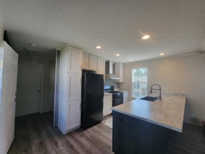 Mobile Home at 15 Armstrong Flushing, MI 48433