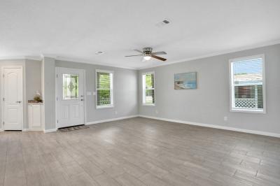 Photo 2 of 22 of home located at 822 Sunbird Ter Sebring, FL 33872