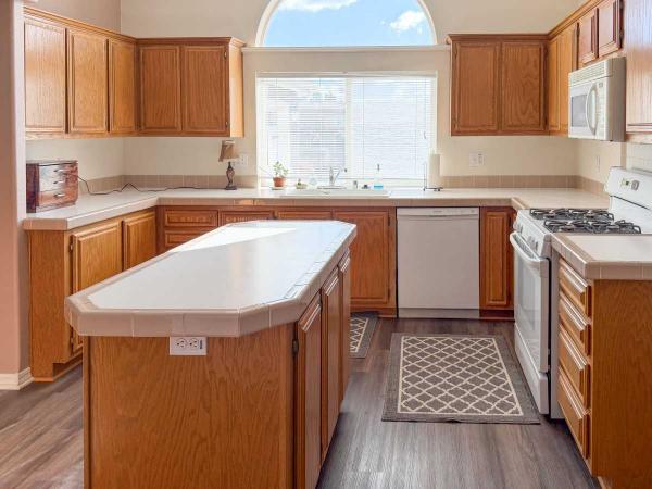 2001 Silvercrest Edgewood Manor Manufactured Home