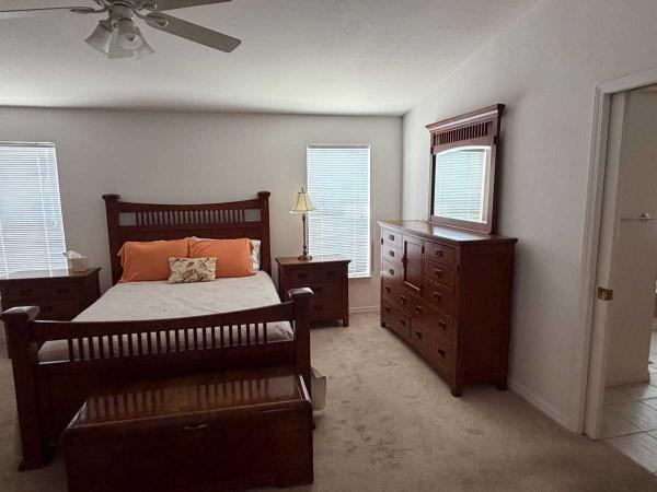 2001 Silvercrest Edgewood Manor Manufactured Home