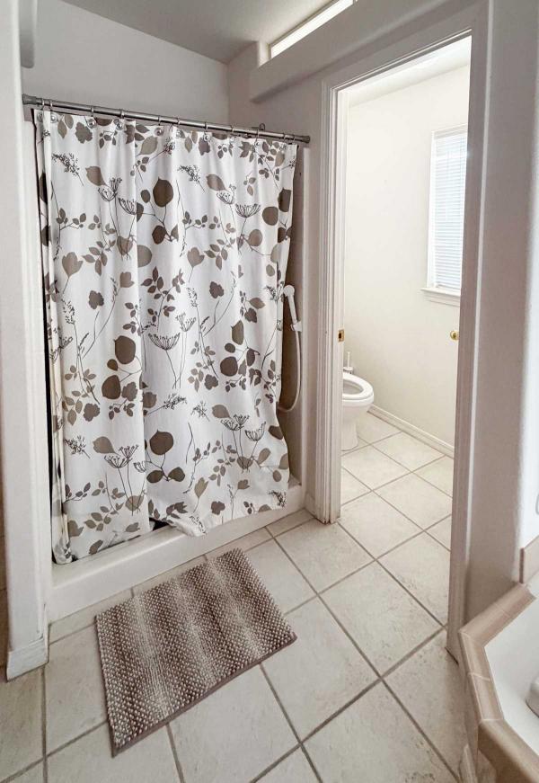 2001 Silvercrest Edgewood Manor Manufactured Home