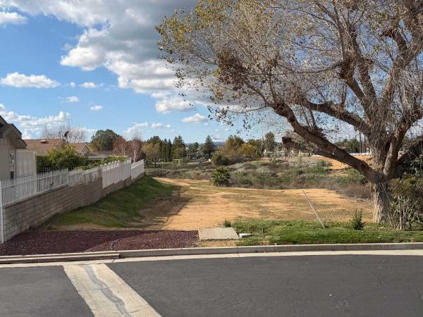 2001 Silvercrest Edgewood Manor Manufactured Home