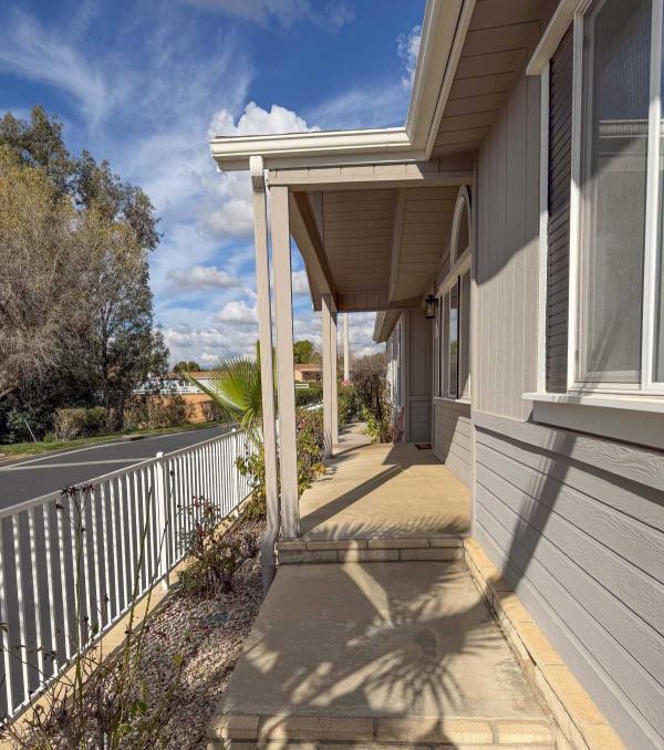 2001 Silvercrest Edgewood Manor Manufactured Home