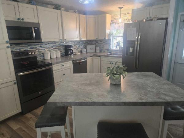 1983 COMM Manufactured Home