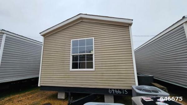 Photo 1 of 2 of home located at Columbus Mobile Home Broker I Po Box 9647 Columbus, MS 39705