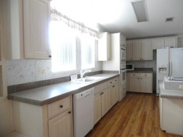 2003 Homes of Merit T973Y3 Mobile Home