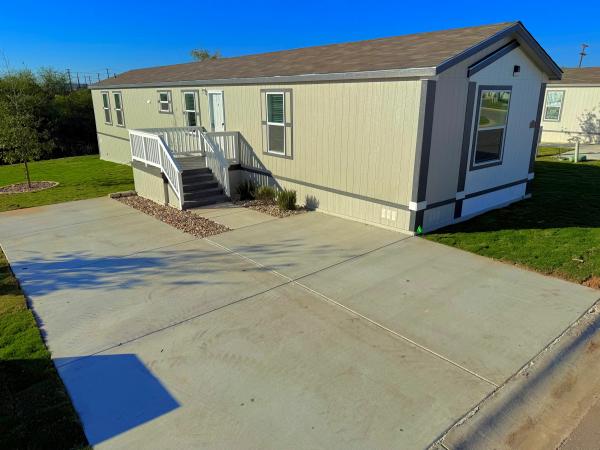 Photo 1 of 2 of home located at 6410 Walzem Road Lot #492 San Antonio, TX 78218