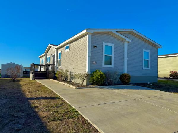 Photo 1 of 2 of home located at 7151 Woodlake Pkwy #410 San Antonio, TX 78218