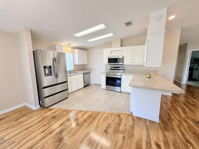 Photo 5 of 13 of home located at 6018 Liberty Drive Groveland, FL 34736