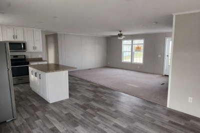 Photo 3 of 7 of home located at 549 Continental Cir Davison, MI 48423