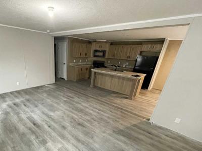 Photo 3 of 8 of home located at 17 Woodmoor Ct Leavenworth, KS 66048