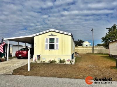 Photo 2 of 18 of home located at 809 Lakeshore Drive Wildwood, FL 34785