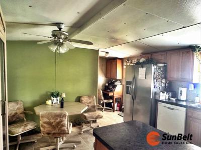 Photo 5 of 18 of home located at 809 Lakeshore Drive Wildwood, FL 34785