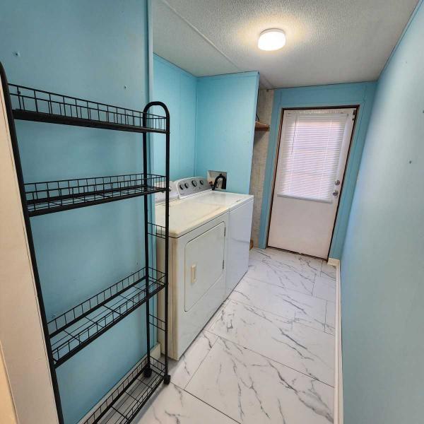 2000 Oakwood Manufactured Home