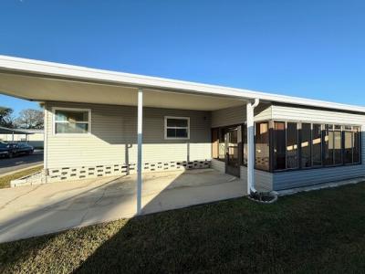 Photo 4 of 35 of home located at 1071 Donegan Road, Lot 1546 Largo, FL 33771