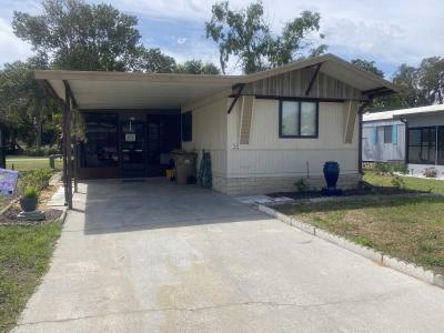 Photo 2 of 22 of home located at 35 Lakeview Dr Fruitland Park, FL 34731