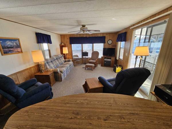 1985 New Moon Manufactured Home