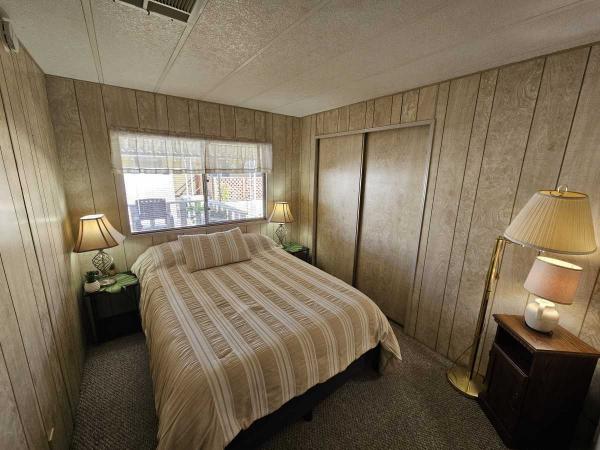 1980 Hillcrest Manufactured Home